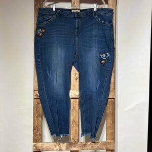 Democracy embroidered slightly distressed jeans. Size 24W. Slim straight flood.